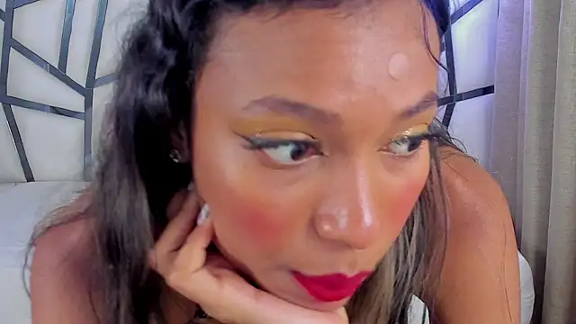 Snapshot of Susanna_Cute chatting on December 13, 8:25 pm Susanna Cute online show from December 13, 8:25 pm