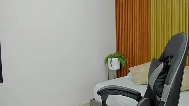 gisella15  online show from November 3, 7:26 pm