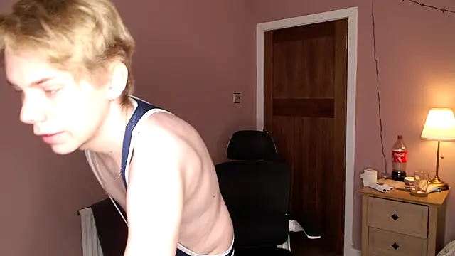 scottishtwink01 online show from September 15, 2:39 pm