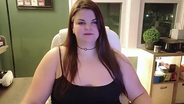 PlayWithBrittany online show from December 2, 11:00 pm