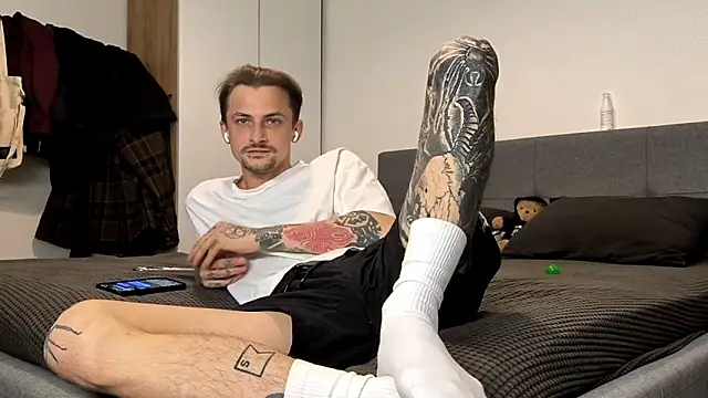Simon Feet online show from September 27, 6:46 pm