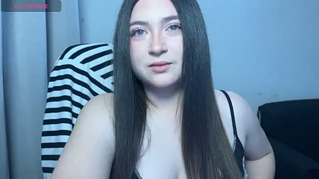 valentinauwu online show from December 1, 12:59 am