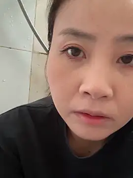 wly2028 online show from December 4, 5:28 am