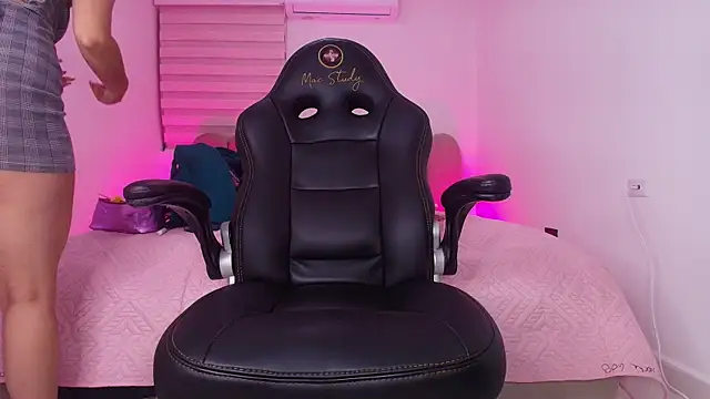 abbyrouss  online show from November 22, 3:38 am