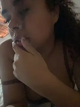 Snapshot of ___seusegredo chatting on March 30, 12:06 pm seusegredo online show from March 30, 12:06 pm