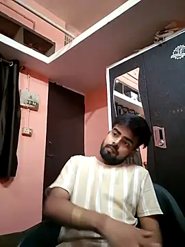 Snapshot of soniriyaa010101 chatting on April 6, 6:03 am soniriyaa010101 online show from April 6, 6:03 am