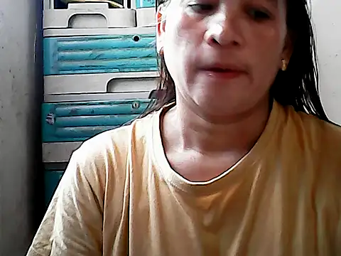 yoursPinayMama1682 online show from November 25, 12:21 am