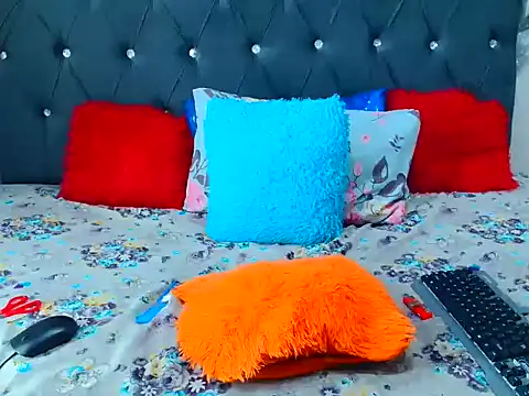 Snapshot of YummyJellybooty13 chatting on September 20, 11:17 pm YummyJellybooty13 online show from September 20, 11:17 pm