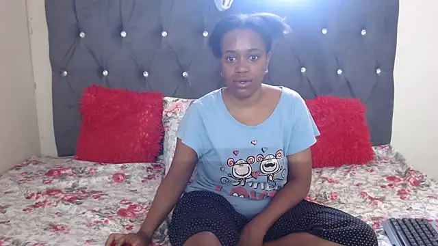 Snapshot of YummyJellybooty13 chatting on October 16, 11:22 am YummyJellybooty13 online show from October 16, 11:22 am