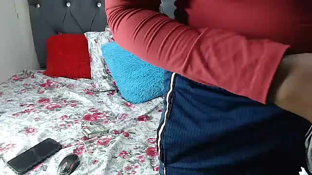 Snapshot of YummyJellybooty13 chatting on October 23, 6:39 pm YummyJellybooty13 online show from October 23, 6:39 pm