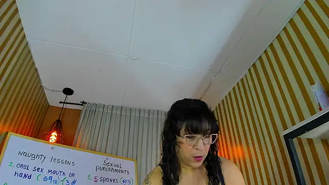 Jenni Zeller online show from October 1, 12:00 pm