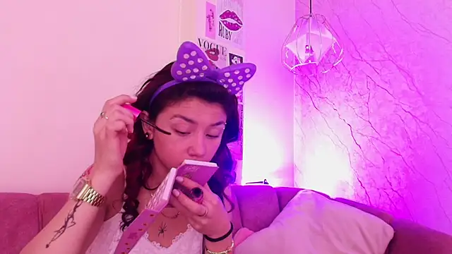 april bennett online show from October 16, 12:17 pm