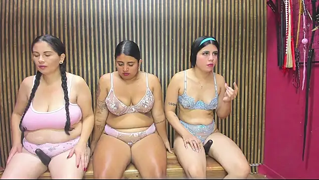 Snapshot of VantablackBDSMShow_ chatting on September 27, 12:32 pm VantablackBDSMShow  online show from September 27, 12:32 pm