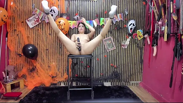 Snapshot of VantablackBDSMShow_ chatting on October 28, 12:41 pm VantablackBDSMShow  online show from October 28, 12:41 pm