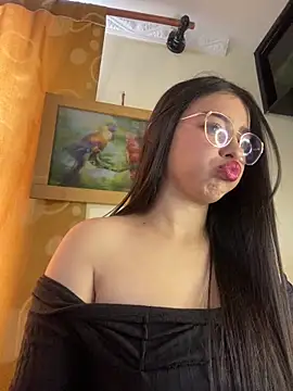 I am valentinaa online show from September 18, 1:13 pm