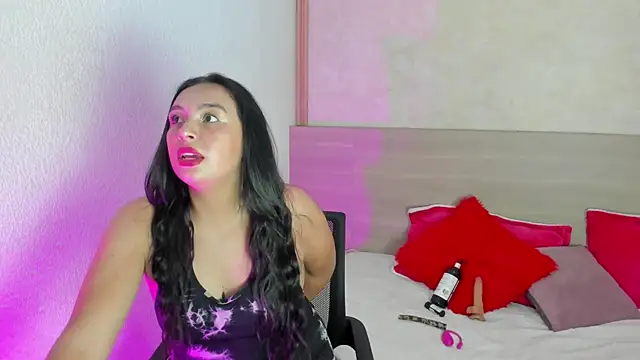 Snapshot of Samanthaa_Jhons chatting on September 17, 9:05 pm Samanthaa Jhons online show from September 17, 9:05 pm
