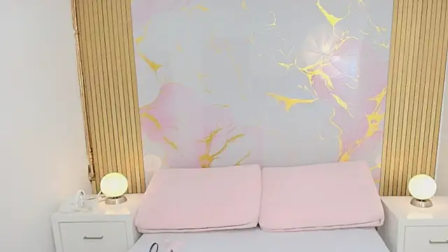 AlishaDixon online show from October 2, 11:50 am