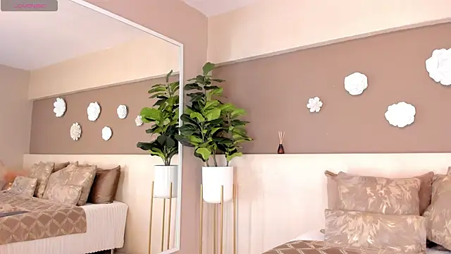 Snapshot of VictoriaShelby chatting on November 13, 12:37 pm VictoriaShelby online show from November 13, 12:37 pm