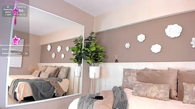 Snapshot of VictoriaShelby chatting on November 15, 11:40 am VictoriaShelby online show from November 15, 11:40 am