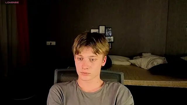 LouieEvans online show from October 12, 8:08 pm