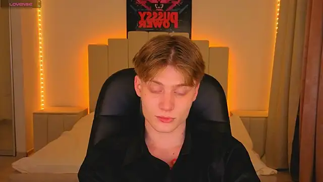 LouieEvans online show from November 18, 8:57 pm