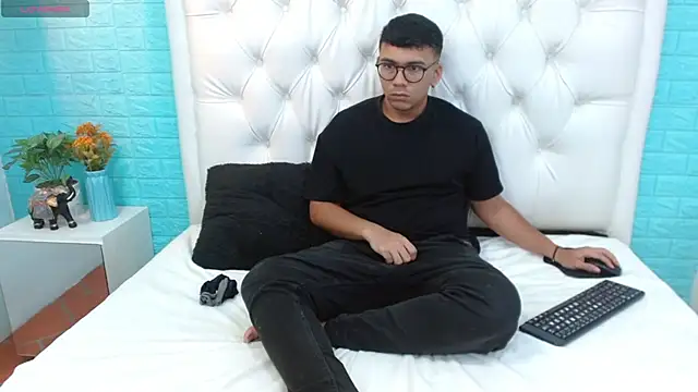 titanxero online show from September 20, 12:50 pm