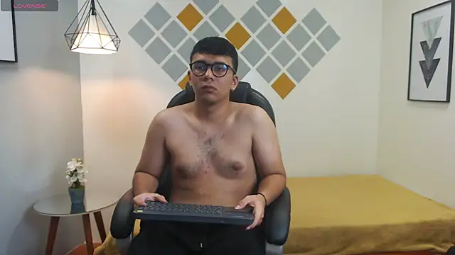 titanxero online show from October 2, 11:50 am