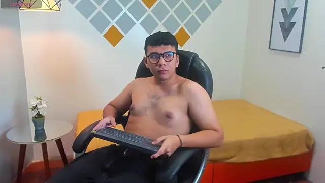 titanxero online show from October 7, 11:40 am