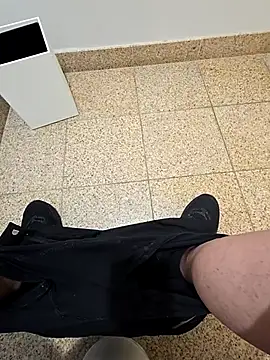 maxelbueno online show from October 6, 7:55 pm