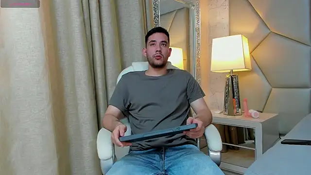 matti de lucaa online show from September 25, 5:38 pm