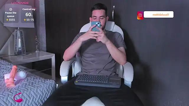 matti de lucaa online show from October 15, 5:35 pm