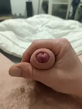 Snapshot of Treport84 chatting on February 10, 5:39 pm Treport84 online show from February 10, 5:39 pm