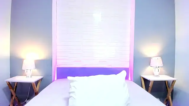 EverlyMooree online show from October 15, 4:12 am