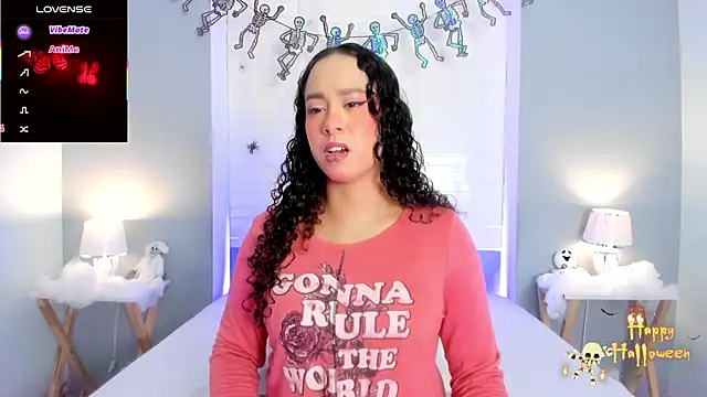 EverlyMooree online show from October 29, 4:15 am