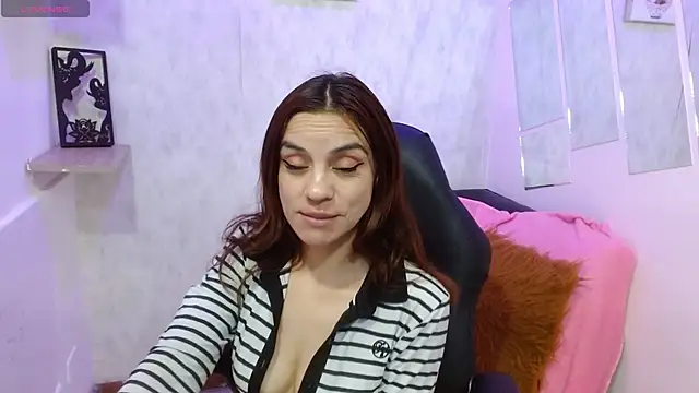 KendallWood  online show from September 11, 9:59 pm