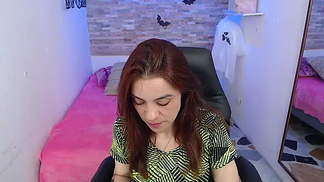 KendallWood  online show from October 31, 1:56 pm