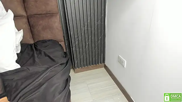 Sussy Vixen online show from October 18, 9:32 am