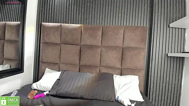 Sussy Vixen online show from January 9, 4:26 am