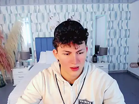 Axel savage online show from November 3, 12:06 pm