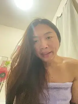 Snapshot of cassie_cakes chatting on April 28, 5:40 pm cassie cakes online show from April 28, 5:40 pm