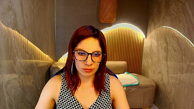 nadia r  online show from June 24, 12:48 pm