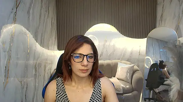 nadia r  online show from July 11, 7:38 pm