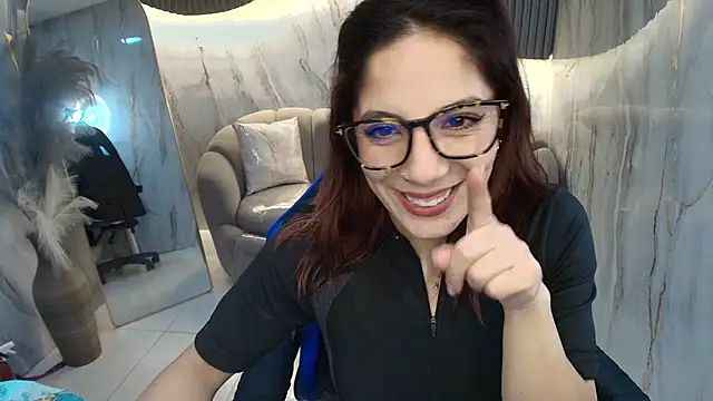 nadia r  online show from July 21, 7:49 pm