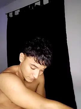 Austin Cardieff  online show from October 31, 3:07 am