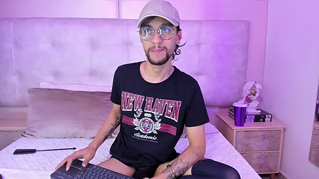 LiamSamders online show from September 11, 11:32 am