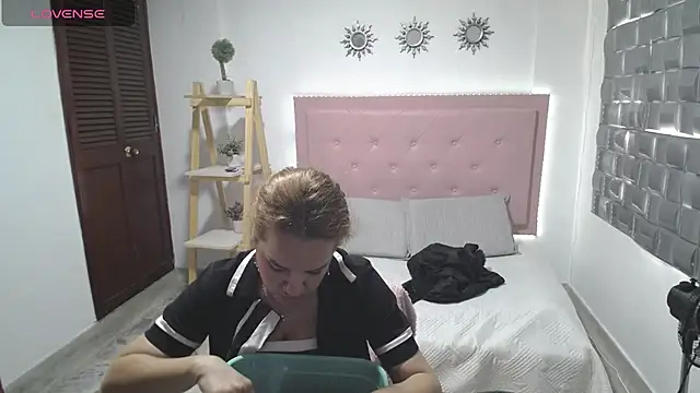 Snapshot of Dulce__Lovee chatting on November 21, 1:21 pm Dulce Lovee online show from November 21, 1:21 pm