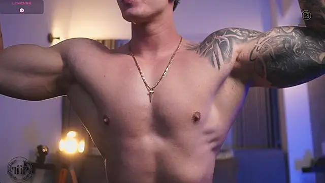 Snapshot of Thomas_Falcon chatting on October 27, 12:58 am Thomas Falcon online show from October 27, 12:58 am