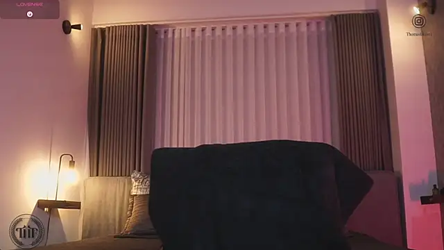 Snapshot of Thomas_Falcon chatting on November 4, 12:43 am Thomas Falcon online show from November 4, 12:43 am