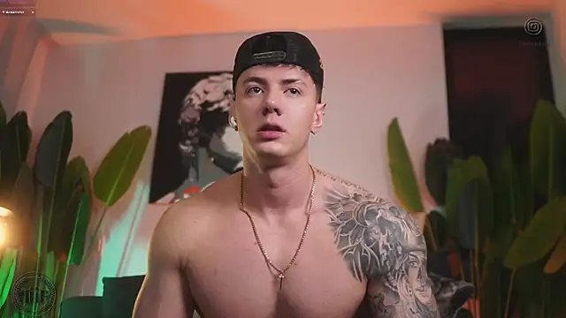 Snapshot of Thomas_Falcon chatting on November 27, 1:51 am Thomas Falcon online show from November 27, 1:51 am