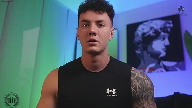 Snapshot of Thomas_Falcon chatting on December 15, 10:58 pm Thomas Falcon online show from December 15, 10:58 pm